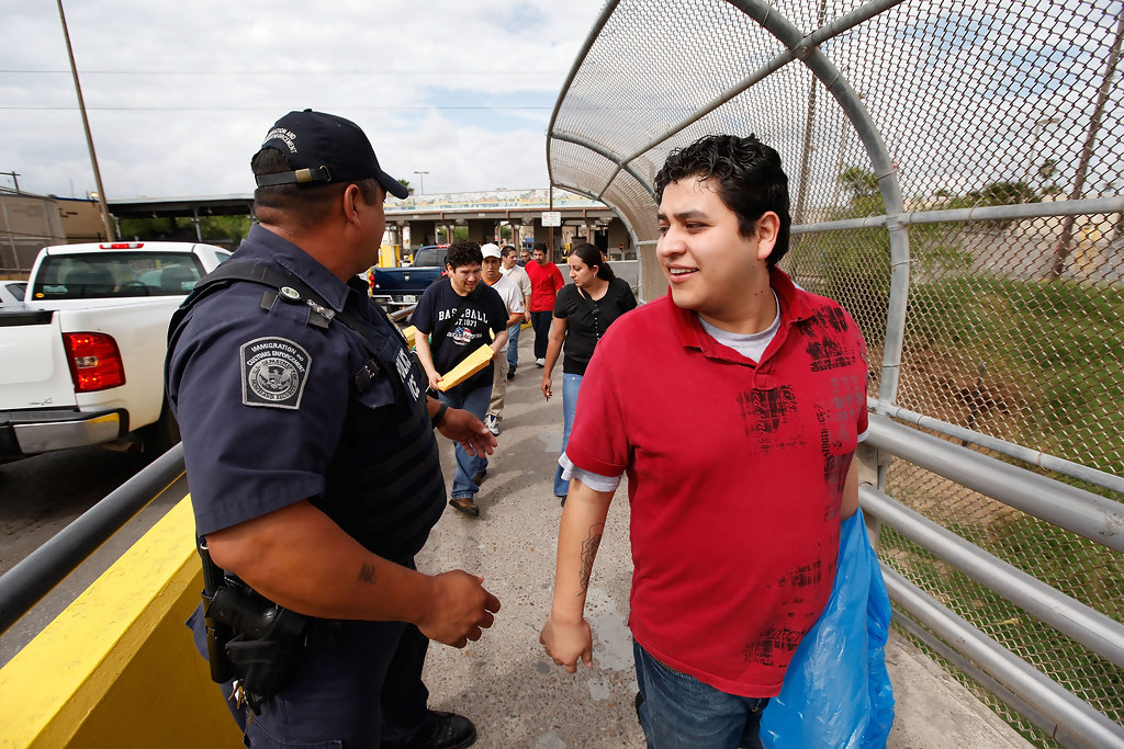 IllegalAliensRepatriatedImmigrationCustomsGwb4-5zst6vx