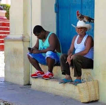 cuba_cellphone.jpg