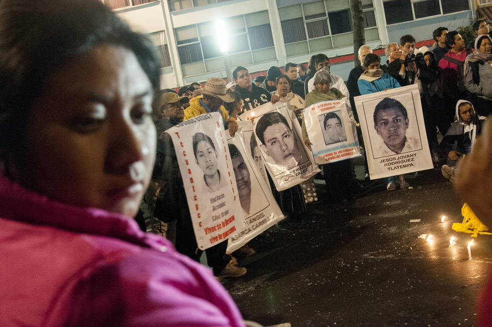 padres ayotzinapa -2